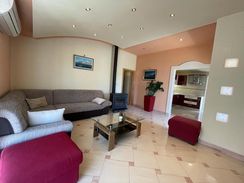 Apartment Edita Plano Trogir Eksteriør bilde